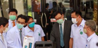 “อนุทิน” ปลื้ม “ร.พ.ธรรมศาสตร์” ผลิตนวัตรกรรมสู้โควิด-19