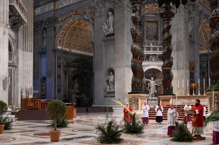 VATICAN-RELIGION-POPE-HEALTH-VIRUS-PALM-SUNDAY-MASS