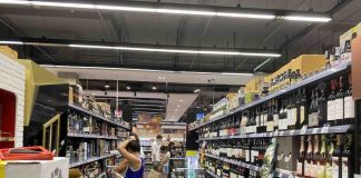 คอทองแดงสมหวัง รัฐไฟเขียวให้เปิดร้านขายเครื่องดื่มแอลกอฮอล์ได้ แต่ห้ามก๊งที่ร้าน ด้าน สมช.ยืนยันมีผล 3 พ.ค.นี้