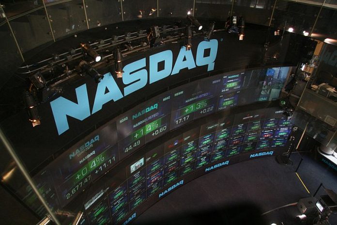 800px-NASDAQ_stock_market_display