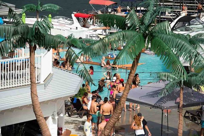 'Terrifying': Lake of the Ozarks worker must return to job, but fears virus in crowds