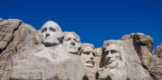 “ทรัมป์” เดินทางไปฉลองวันชาติสหรัฐฯ ที่ภูเขา “รัชมอร์” ระบุว่าจะเป็นการแสดงดอกไม้ไฟครั้งใหญ่