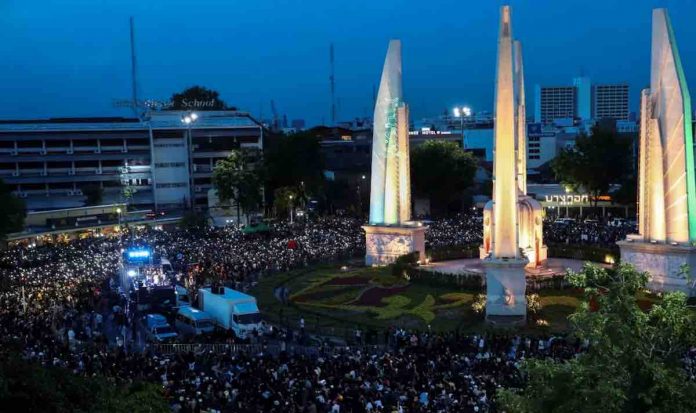 ประท้วง
