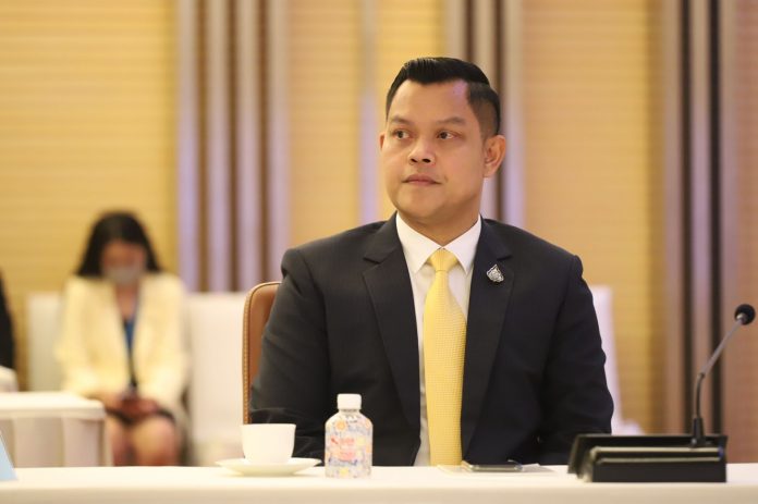 EA4E0B33-DCDB-4AD7-86A2-56F100B7F92F