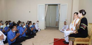 ในหลวงทรงมีพระราชปฎิสันถารบ้านเมืองต้องการคนรักชาติ-รักสถาบัน