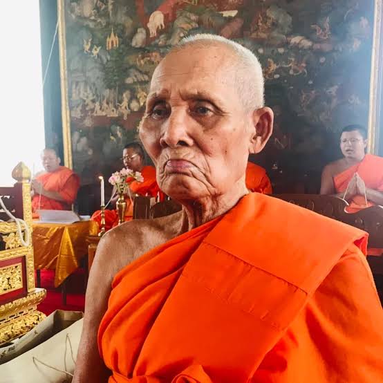 ‘หลวงปู่หวล’