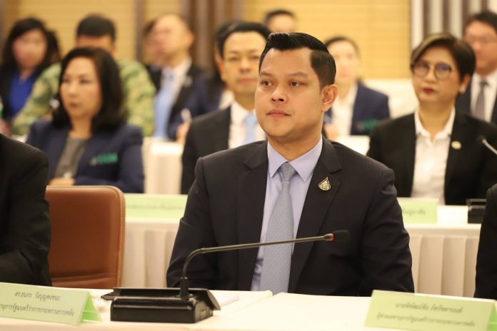 ธธ