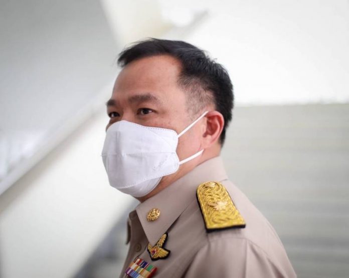 อนุทิน ชุดราชการ