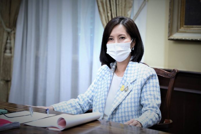 ตรีนุช67