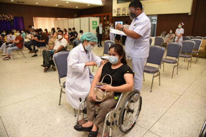 ฉีดวัคซีนผู้พิการ