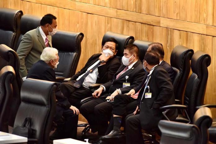 ธรรมนัสพรรคเล็ก