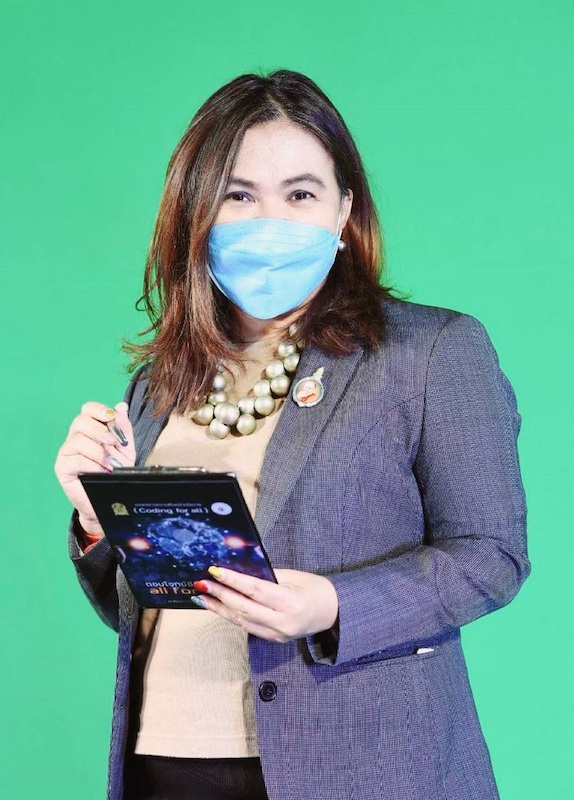 นางดรุณวรรณ ชาญพิพัฒนชัย