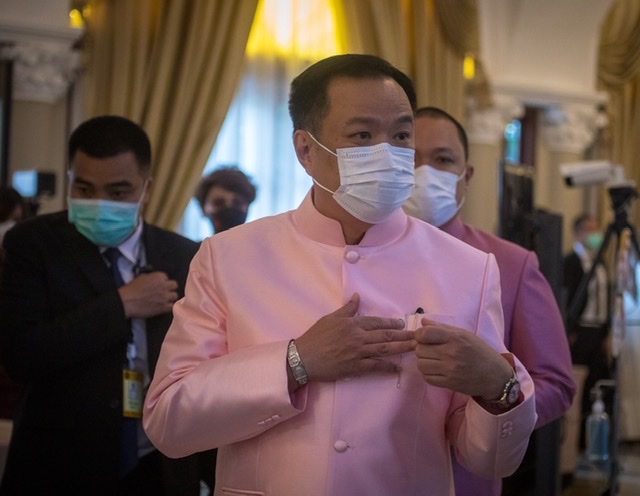 C631679F-7E38-4BA6-8938-7561A3F19BA0