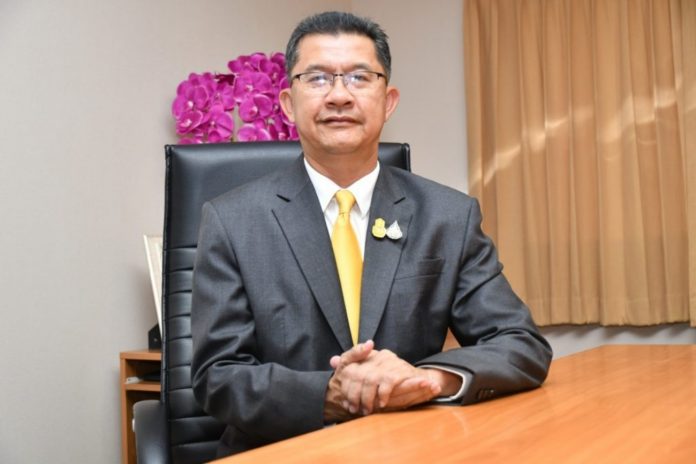 ธีรภัทร