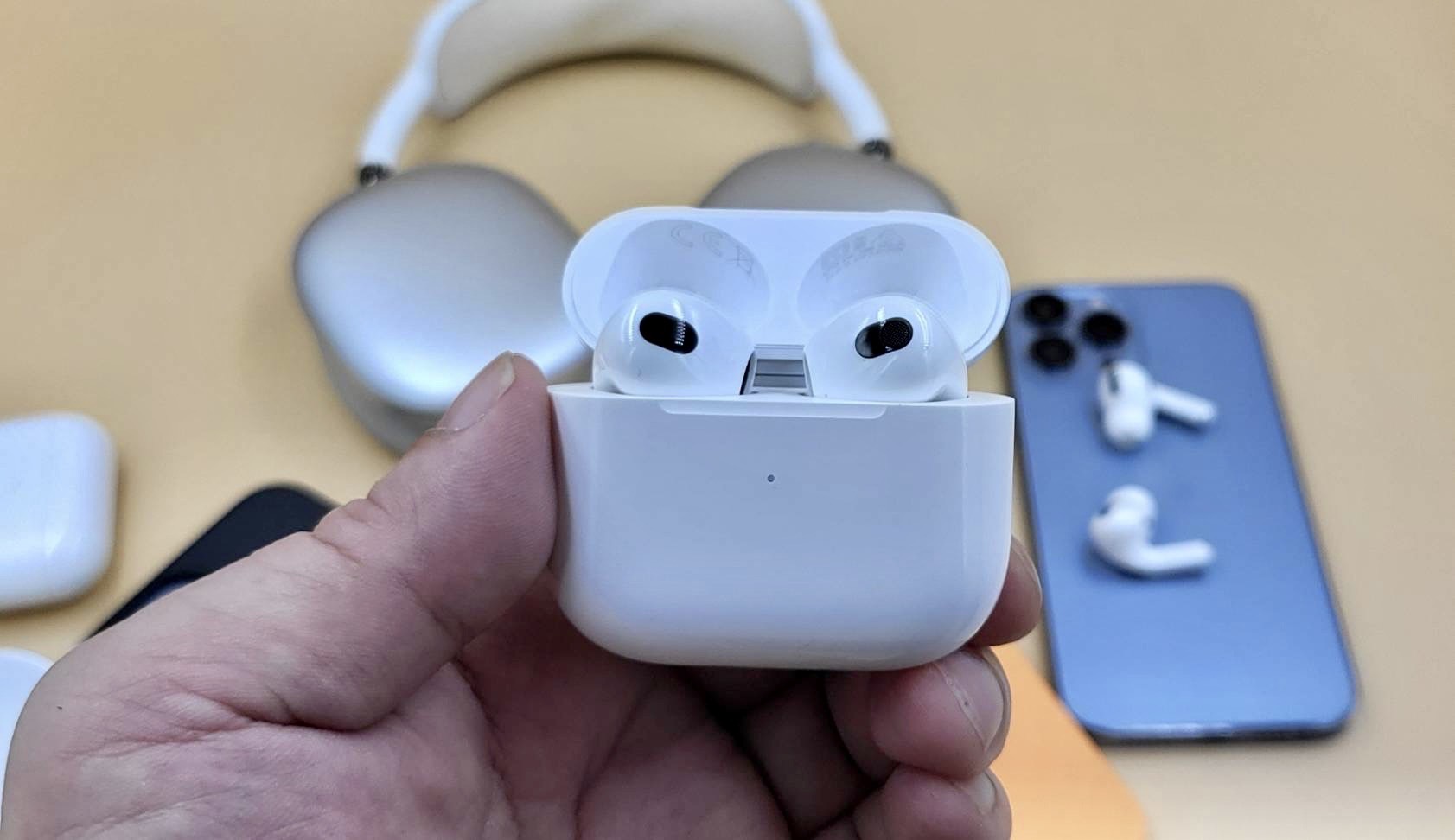 manga-how-to-turn-the-volume-up-or-down-on-airpods-pro-2-mangareader