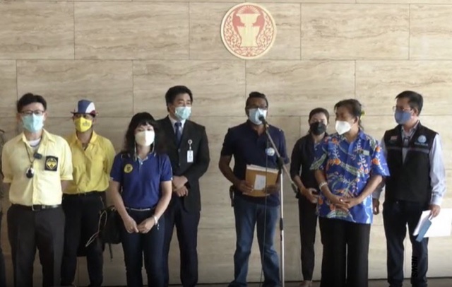 4260E0F3-EFF2-4F3C-95E8-E6949C9DE4C6