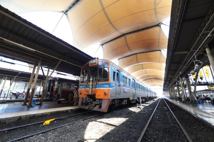 รถไฟดีเซลราง