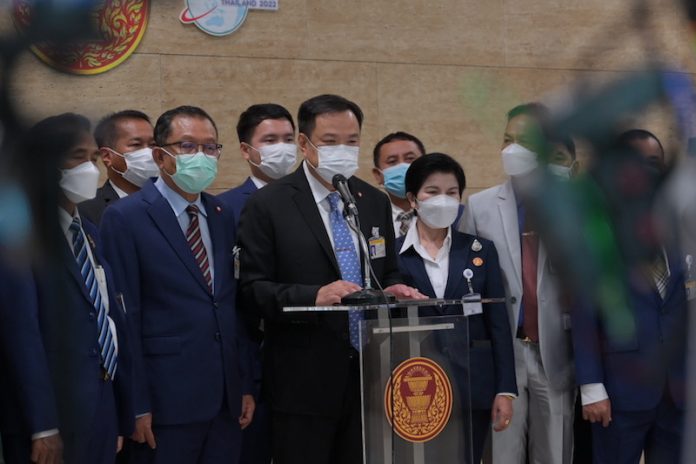 อนุทินแถลงที่สภา