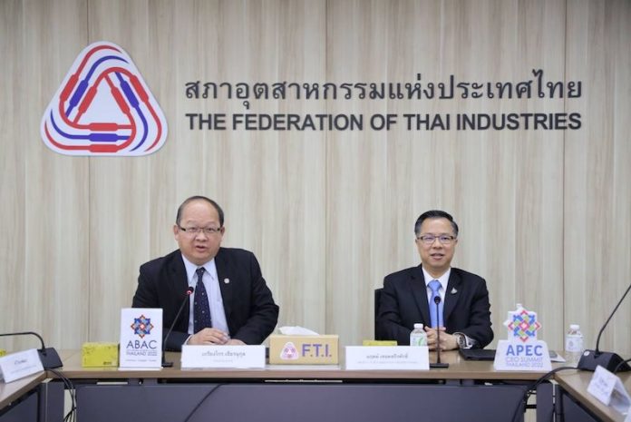นายเกรียงไกร เธียรนุกุล และ นายนฤตม์ เทอดสถีรศักดิ์