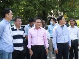 “จุรินทร์” ลงพื้นที่กทม.สังเกตการณ์หน่วยเลือกตั้ง วอนปชช.ออกมาใช้สิทธิ์เยอะๆ