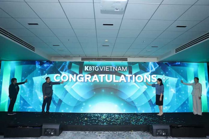 05_Grand Opening