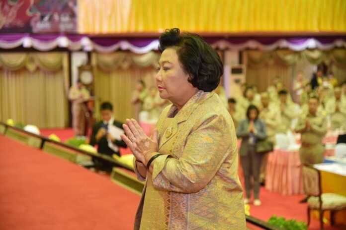 พวงเพ็ชร สวดมนต์