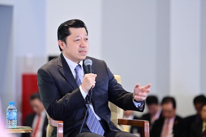 2. ศุภชัย เจียรวนนท์