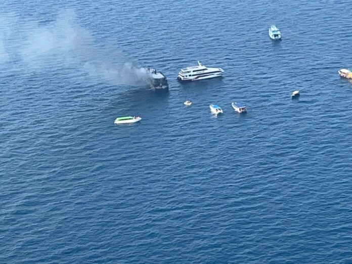 ferry Koh Tao fire Tourism