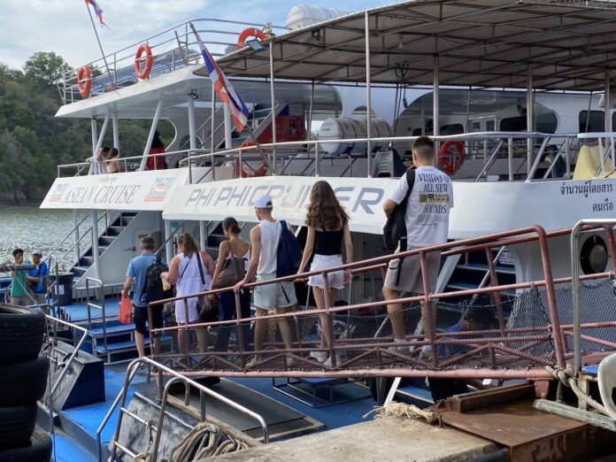 tour นักท่องเที่ยว “มนพร” โชว์ผลงานกรมเจ้าท่า 8 เดือนเข้าเป้า