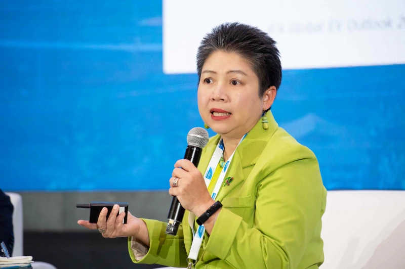 Gloyta Nathalang, acting senior executive presented the company’s ESG principles