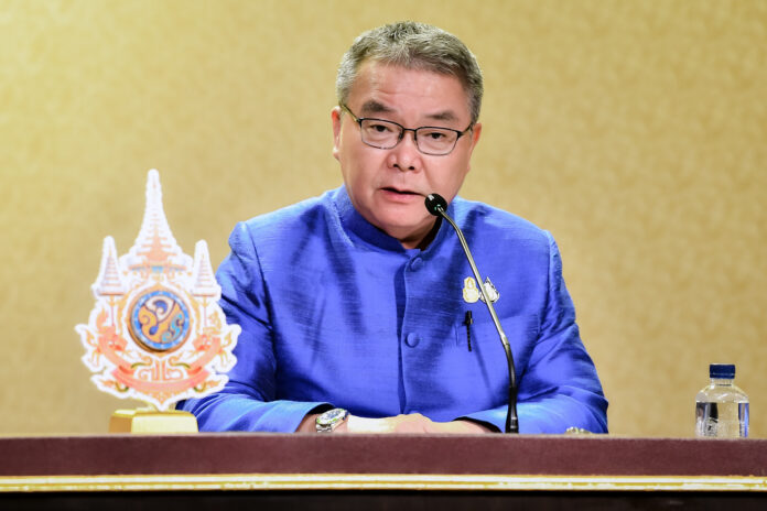 ครม. ไฟเขียวไทยสมัครสมาชิกของกลุ่ม BRICS ชัย วัชรงค์ โฆษกประจำสำนักนายกรัฐมนตรี เปิดเผยว่า ครม. มีมติให้ความเห็นชอบร่างหนังสือแสดงความประสงค์ของไทยในการเข้าร่วมเป็นสมาชิกของกลุ่ม BRICS