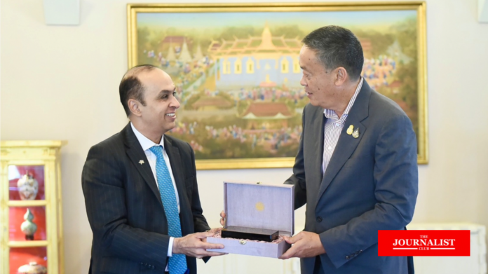 กลุ่มบริษัทพรูเด็นเชียล มีแผนลงทุนระยะยาวในไทย และเอเชีย รวม 1,000 ล้านเหรียญสหรัฐ เศรษฐา ทวีสิน นายกฯ พบประธานเจ้าหน้าที่บริหาร กลุ่มบริษัท พรูเด็นเชียล ยืนยันพร้อมลงทุนระยะยาวในไทยและภูมิภาคเอเชีย