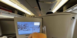 เหตุใดการ ดื่มน้ำ จึงมีความสำคัญในเที่ยวบินระยะไกล