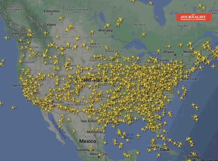 Screenshot ผลกระทบ CrowdStrike จาก ไทม์แลปส์ 12-hour ของการจราจรเครื่องบินของ American Airlines, Delta และ United นับเป็นการชะงักงัน IT ครั้งใหญ่ประวัติศาสตร์