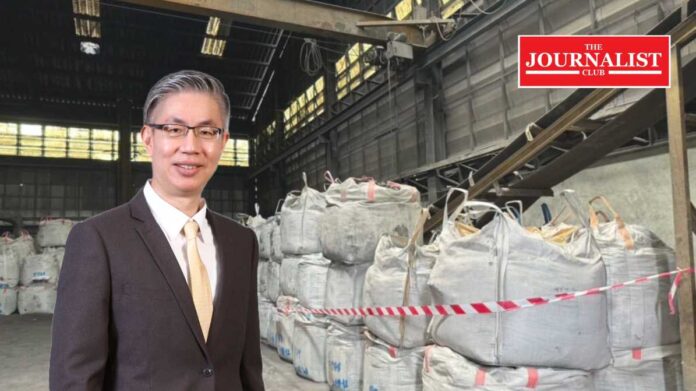 Ministry of Industry transports cadmium waste กากแคดเมียม