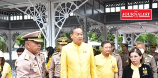 Prime Minister Srettha Thavisin , together with deputy minister of Transport Manaporn Charoensri and representatives of concerned agencies