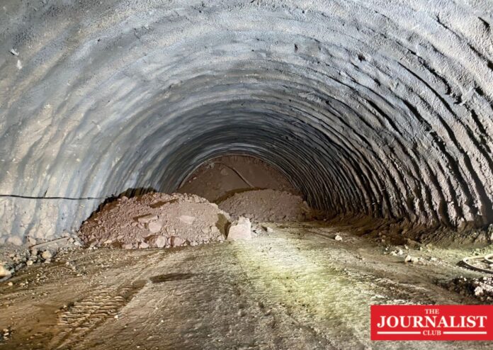 (tunnel)