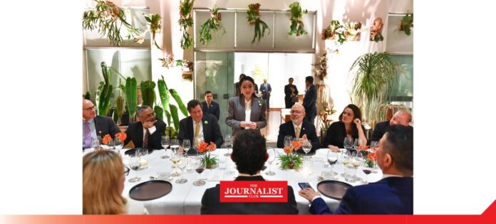 PM APEC CEOs-Leaders Dinner