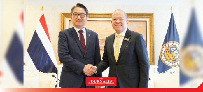 “พิชัย” ถกทูตเกาหลีใต้ เดินหน้าเจรจาจัดทำ FTA ไทย - เกาหลีใต้ ตั้งเป้าปิดดีลในปี 2568 ชวนเปิดตลาดสินค้าเกษตรไทย ดึงดูดนักลงทุนเพิ่มขึ้น “พิชัย” ถกทูตเกาหลีใต้ เดินหน้าเจรจาจัดทำ FTA ไทย - เกาหลีใต้ ตั้งเป้าปิดดีลในปี 2568
